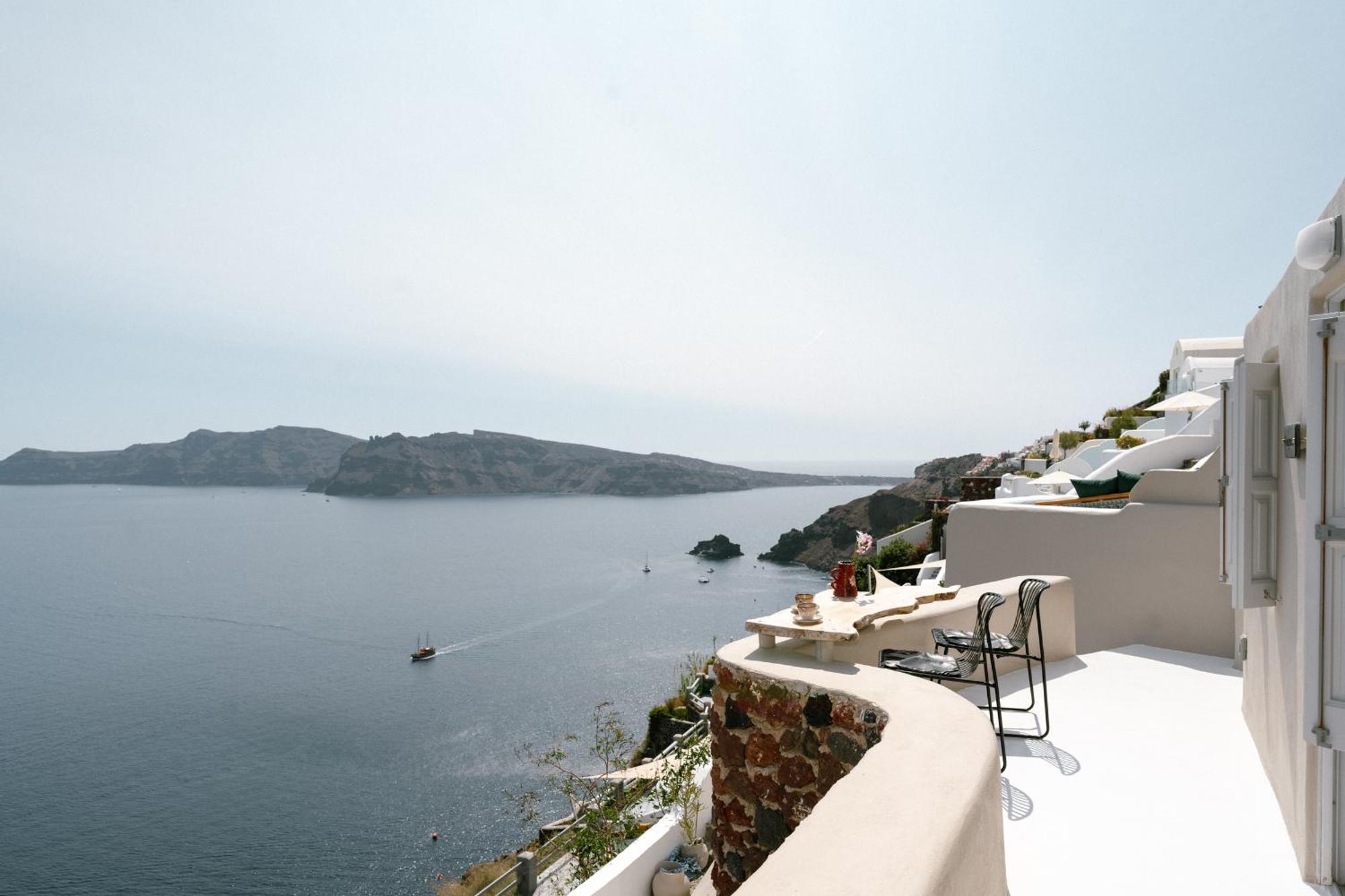 Nano Canaves * Oia (Santorini)